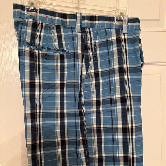 Izod shorts - Picture 2 of 2